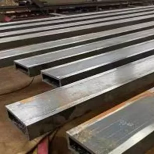 Suorakulmainen neliöputki